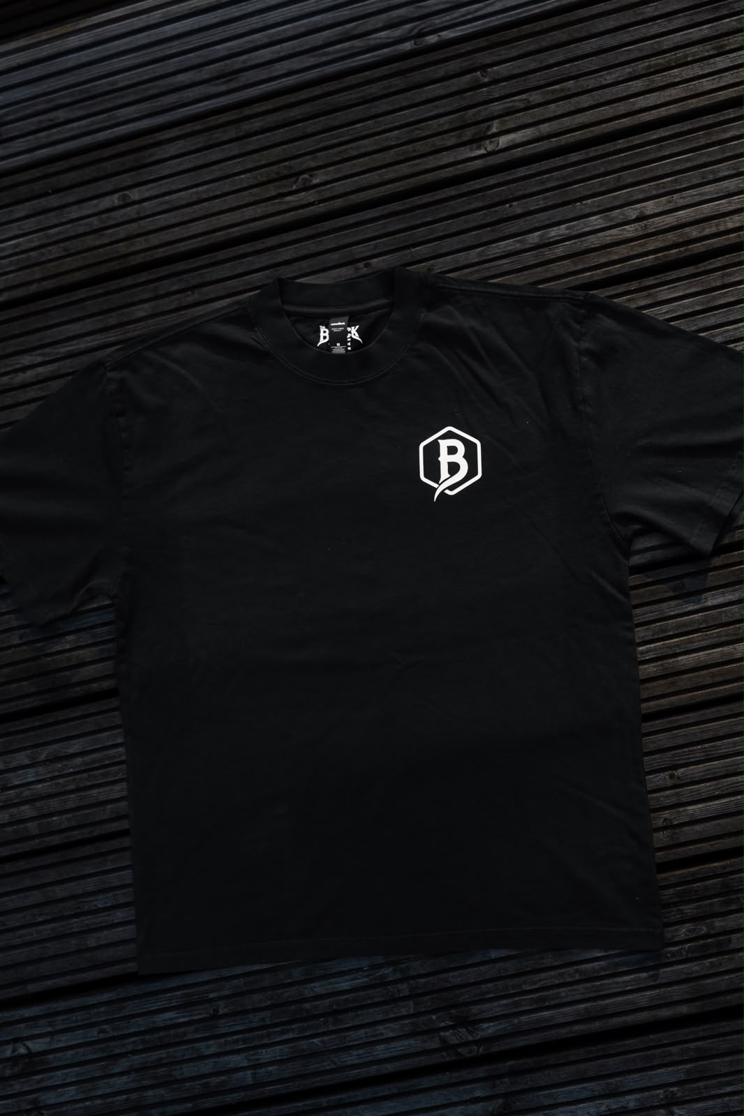 Our Spirit Never Dies – Oversized T-Shirt in Black
